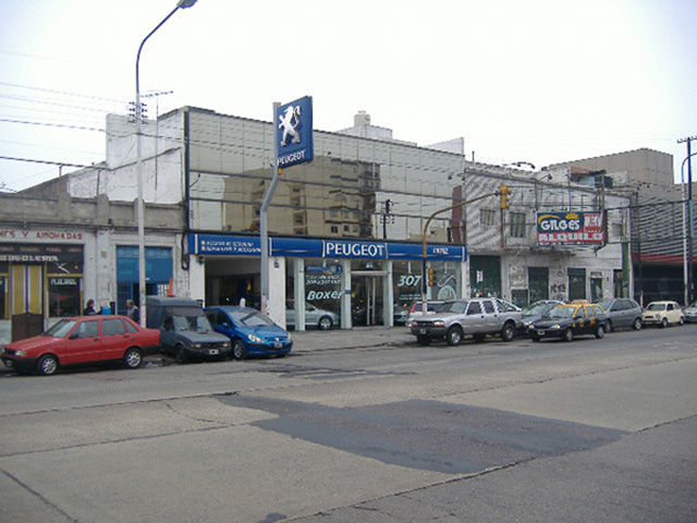 Eiffel. Concesionario Peugeot.  Av Rivadavia 12456, Ciudadela, Bs As Proyecto /DDO/Construcción/2.000m2